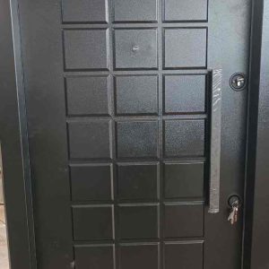 درب ضدسرقت روی فلزی مشکی۲۷قاب CNC