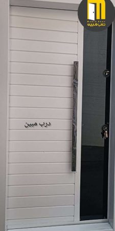 درب ضدسرقت روی فلزی سفید 